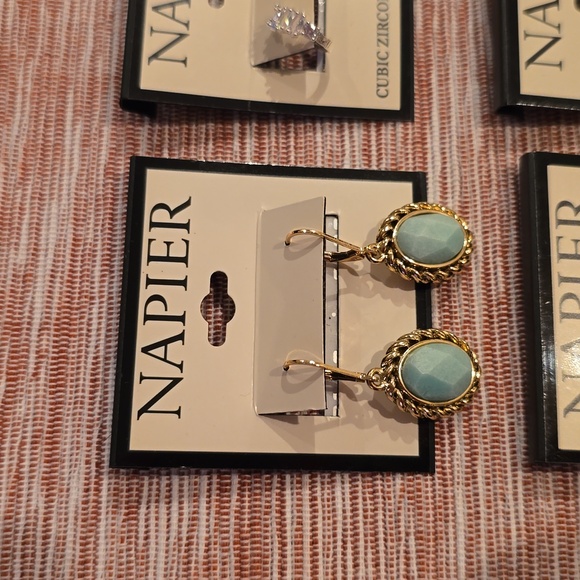 NAPIER BRAND WOMENS FASHION JEWELRY PIERCED EARRINGS BUNDLE OF 6 PAIRS - Picture 2 of 12